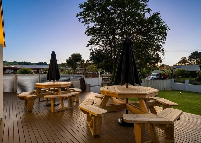 Tihi Time - Great Deck Pool & Games *